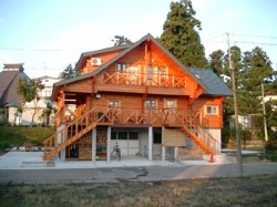 鹿住さんご夫婦ログハウス1