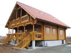 高原都市開発でご購入された佐藤さんご家族のログハウス